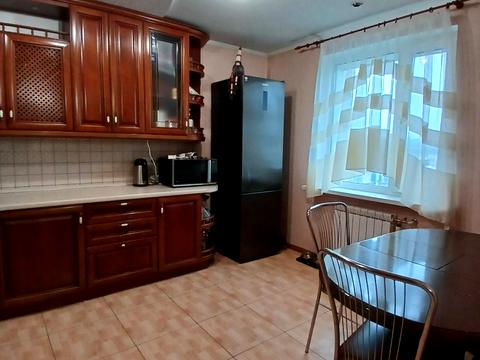 квартира за адресою Анни Ахматової вул., 43