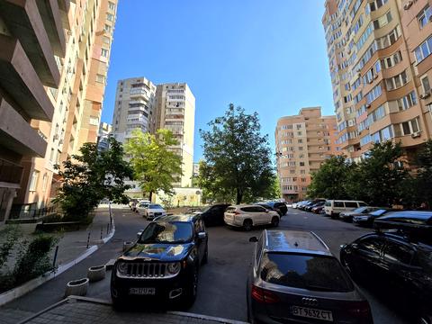 квартира за адресою Одеса, Небесної Сотні просп. (Маршала Жукова), 3А/1