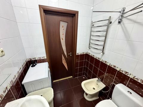 будинок за адресою Грушевського вул., 1