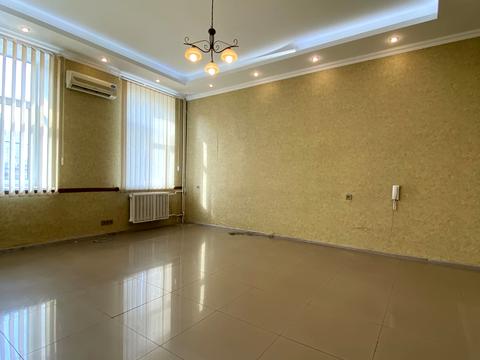 комерційна за адресою Золотоустівська вул., 2/4