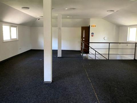 комерційна за адресою Інститутська вул., 17/4