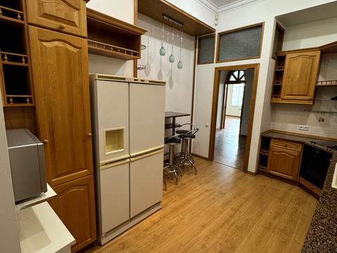 комерційна за адресою Саксаганського вул., 99