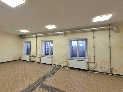 комерційна за адресою Саксаганського вул., 92