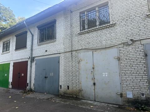 паркомісце за адресою Леоніда Перфецького вул., 13