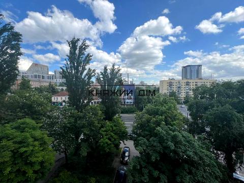 квартира за адресою В'ячеслава Чорновола вул., 30