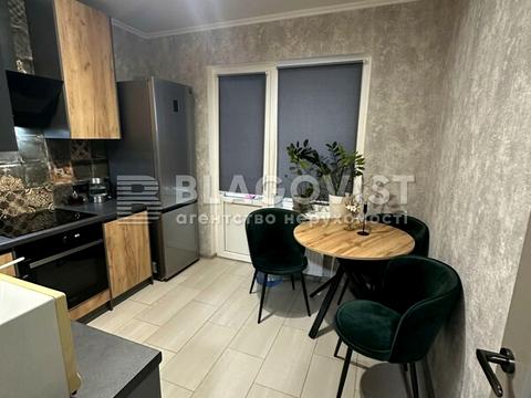 квартира за адресою Софії Русової вул., 7-Г