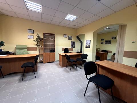 комерційна за адресою Ужгород, Корятовича пл., 15
