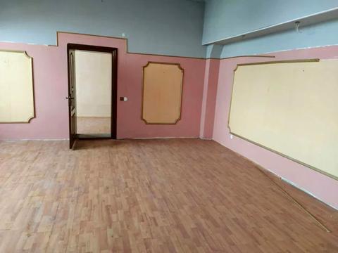 комерційна за адресою Яворівська вул., 3А