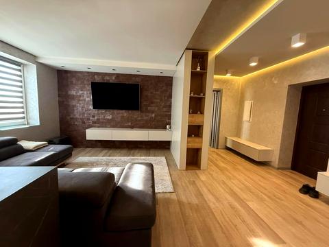 квартира за адресою Олександра Хіри вул., 5