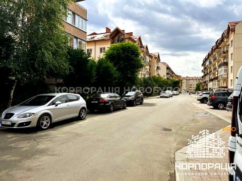 комерційна за адресою Олександра Хіри вул., 10А