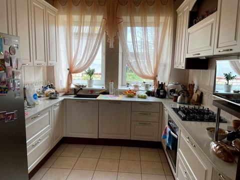 будинок за адресою Молодіжна