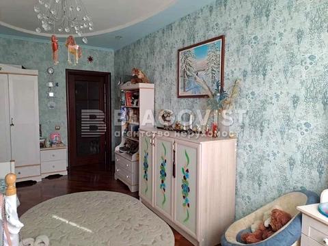 квартира за адресою Анни Ахматової вул., 13