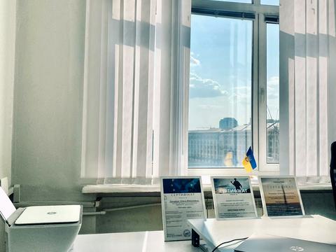 коммерческая по адресу Крещатик ул. (Kreschatic), 7/1