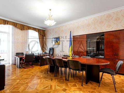 комерційна за адресою Ярославів Вал вул., 14-Г