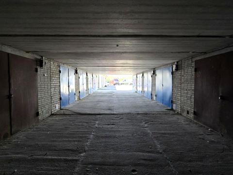 паркомісце за адресою Богдана-Ігора Антонича вул., 17