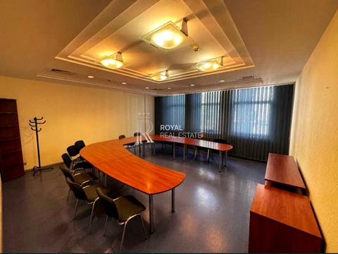 комерційна за адресою Дмитрівська вул., 44