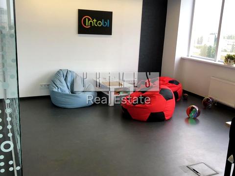 комерційна за адресою Вацлава Гавела бульв. (Івана Лепсе), 6з