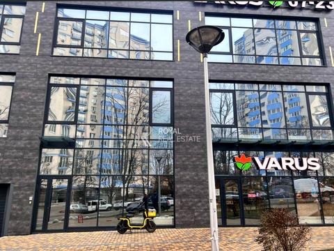 комерційна за адресою Деміївська вул., 27