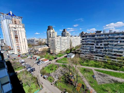квартира за адресою Дніпровська набережна вул., 5-А