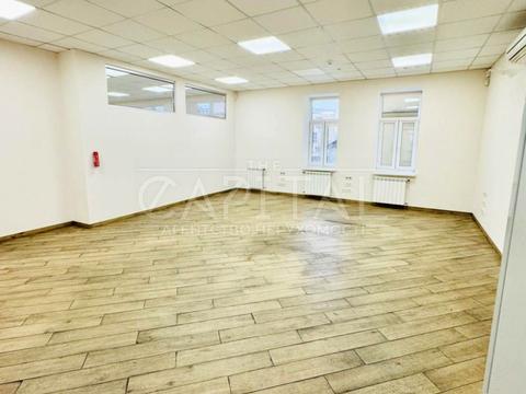 комерційна за адресою Боричів Тік вул., 30