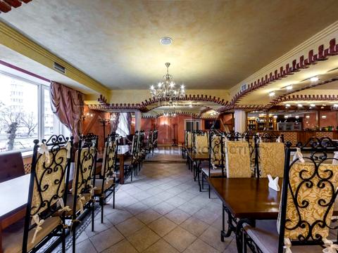 комерційна за адресою Білогородська вул., 68Б