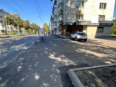 комерційна за адресою Київська, 84