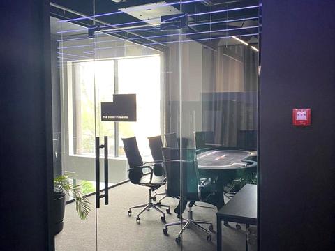 коммерческая по адресу Антоновича ул. (Горького), 74