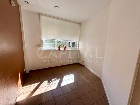 коммерческая по адресу Раисы Окипной ул., 4