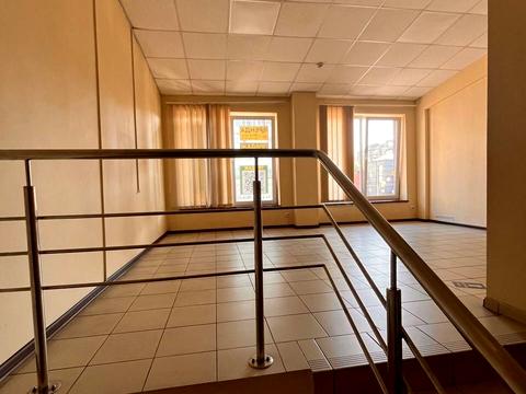 комерційна за адресою Тролейбусна вул., 13