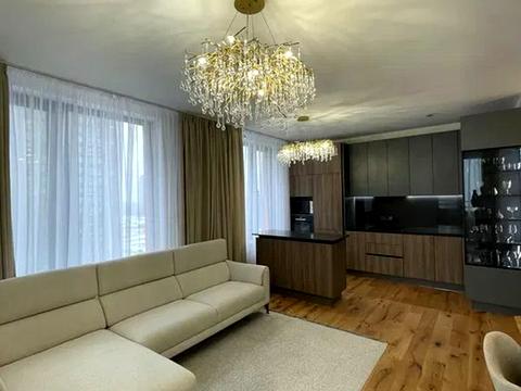 квартира за адресою Дніпровська набережна вул., 18-Б