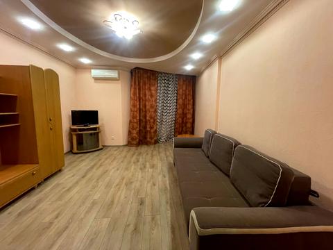 квартира за адресою Дніпровська набережна вул., 23
