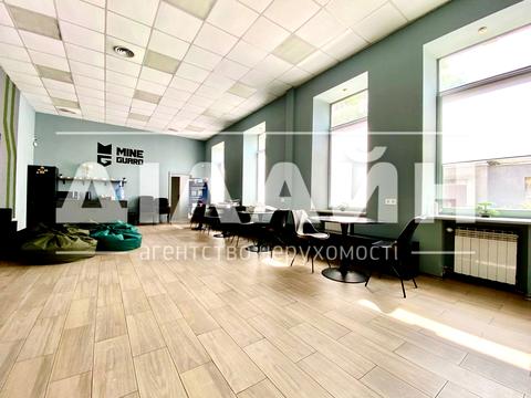комерційна за адресою Покровська вул. (Свердлова), 24