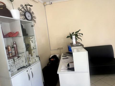комерційна за адресою Івана Франка вул., 100