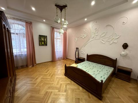 квартира за адресою Василя Стефаника вул., 19
