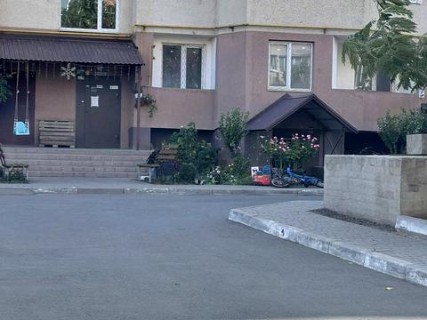 комерційна за адресою Владислава Бувалкіна вул. (Бочарова Генерала), 75