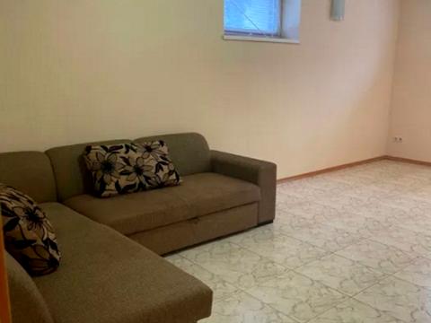 будинок за адресою с. Петропавлівська Борщагівка, Івана Багряного вул.