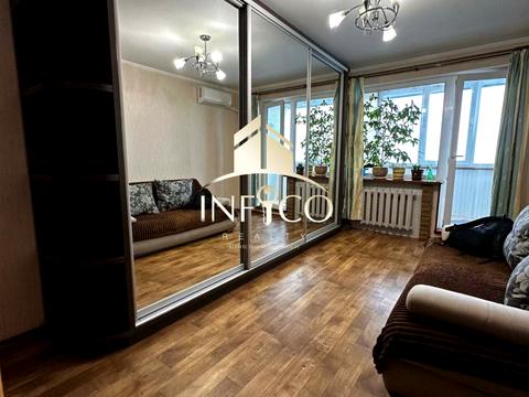 квартира за адресою Руставі вул., 11