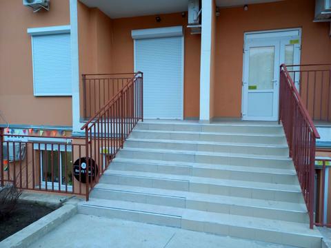 комерційна за адресою Гранітна вул., 1
