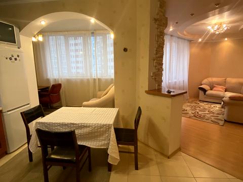 квартира по адресу Миколы Бажана просп., 10