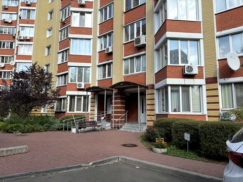квартира за адресою Салютна вул., 1-Б