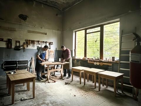 комерційна за адресою Промислова, 1