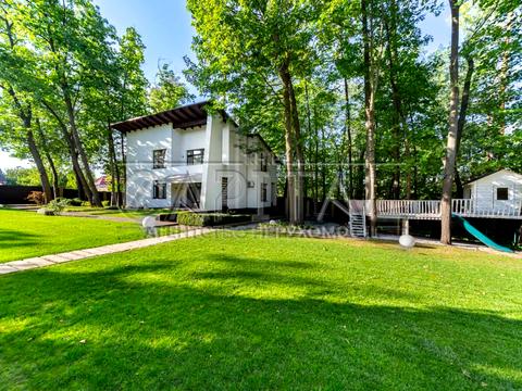 будинок за адресою Патріарха Володимира Романюка вул. (Жовтнева)