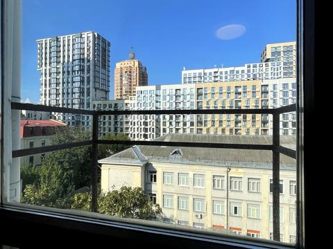 комерційна за адресою Чеховський пров., 8