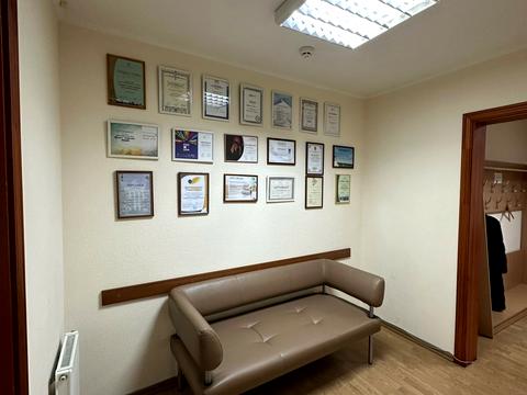 комерційна за адресою Дарницький бульв., 8