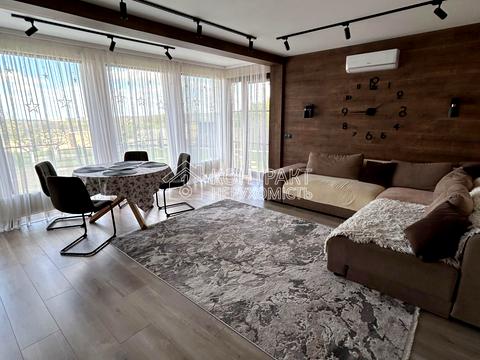 дом по адресу Світла