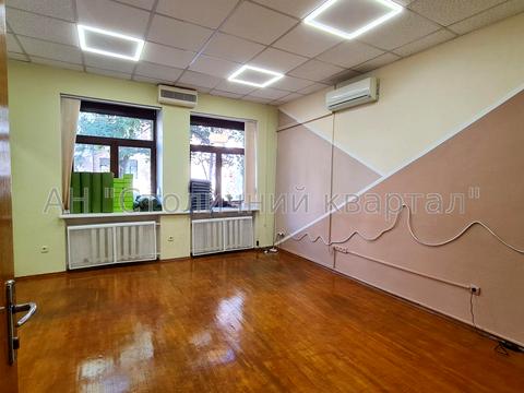 комерційна за адресою Волоська вул., 21