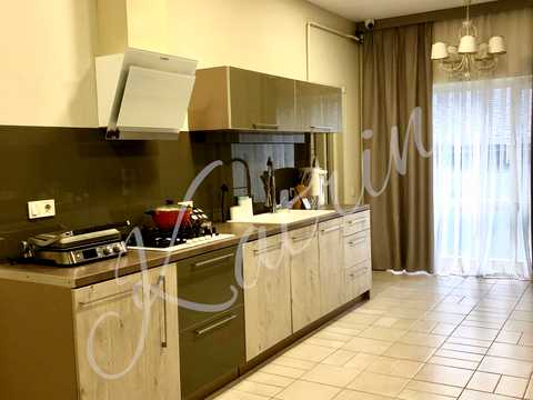 будинок за адресою с. Сурсько-Литовське, Шкільна