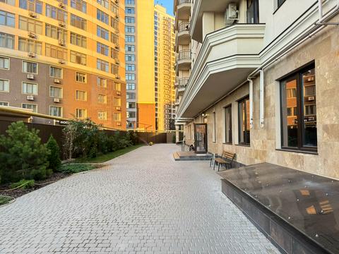 комерційна за адресою Компасний пров., 1-А