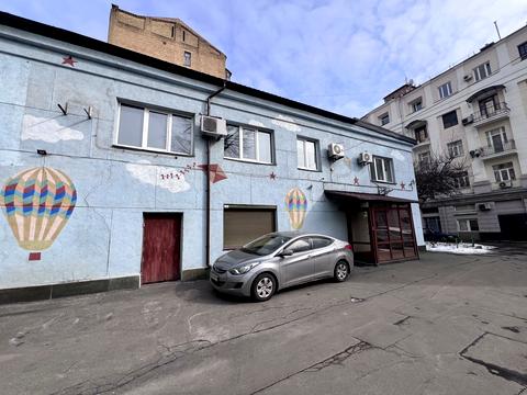 комерційна за адресою Бульварно-Кудрявська вул. (Воровського), 45