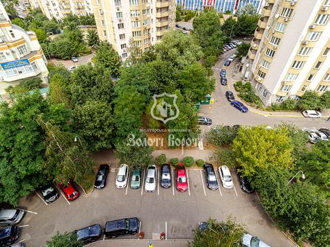 квартира за адресою Анни Ахматової вул., 50